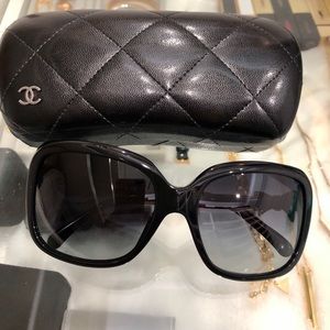 Chanel Red Bow Tie Ribbon Logo Sunglasses